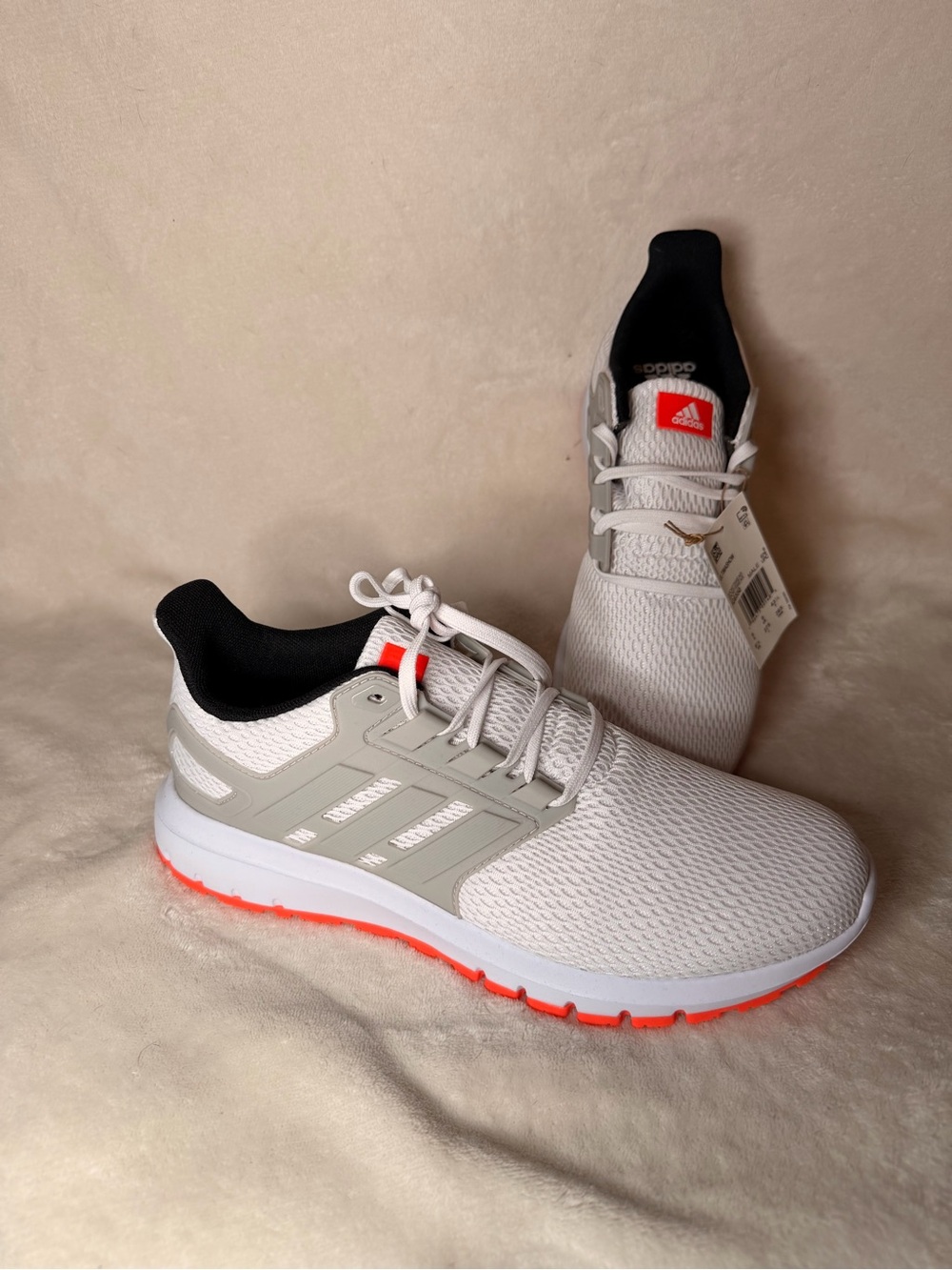 Adidas Ultimashow Low TopWhite/Gray/Solar Red - Size 9.5M/10.5W - NWT